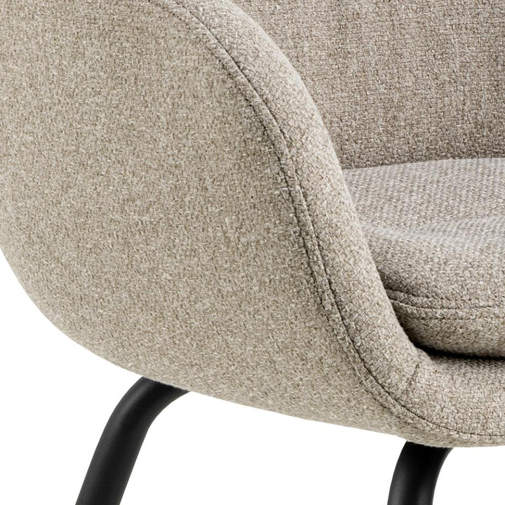 Dora karmstol – beige tyg