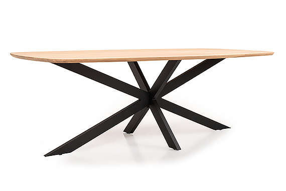 Ovalt matbord med metall ben | Möbelhuset