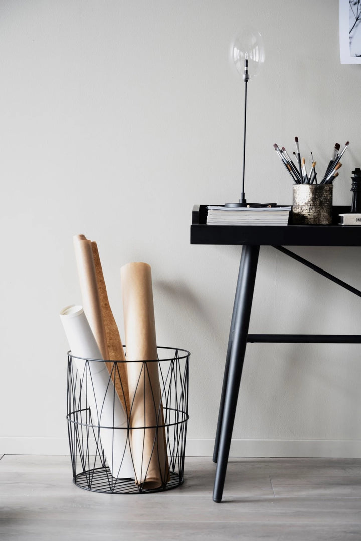 SPRINGDALE SKRIVBORD SVART från Rowico Home finns hos Möbelhuset