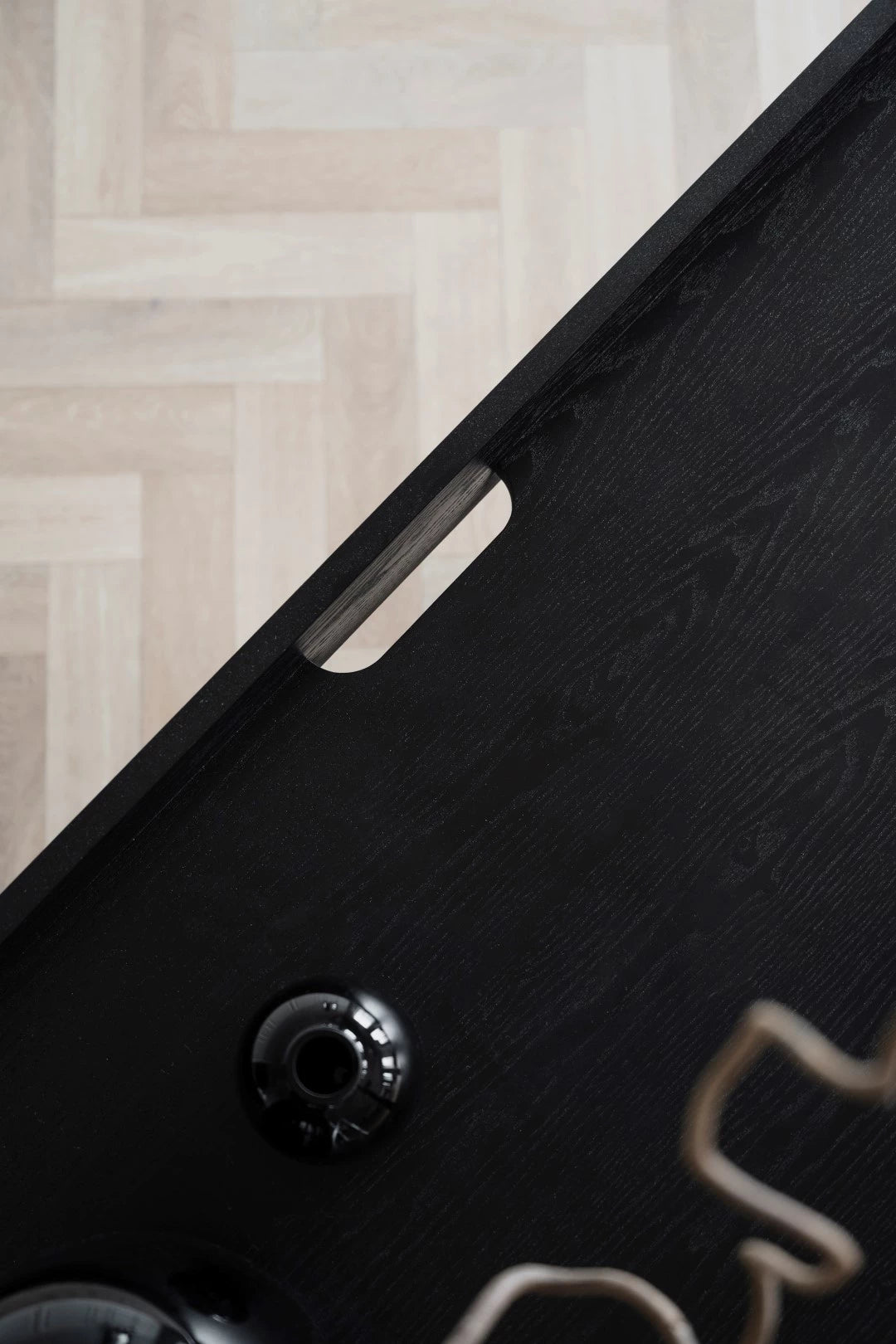 SPRINGDALE SKRIVBORD SVART från Rowico Home finns hos Möbelhuset