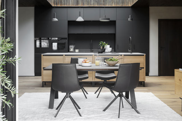Carradale matbord 170 brun ek/V-ben svart metall