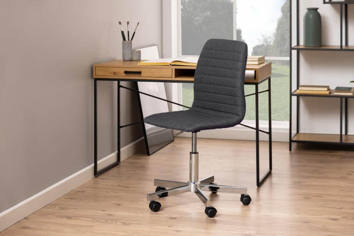 Amanda skrivstol - Möbelhuset