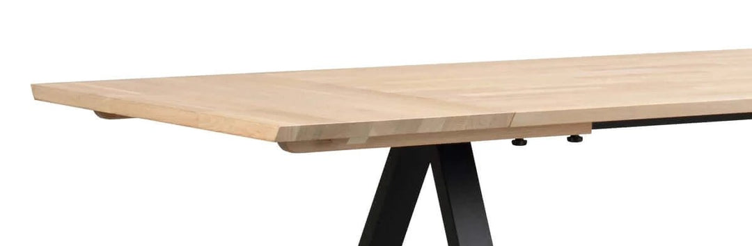 CARRADALE MATBORD A-BEN VITPIGMENTERAD/SVART 220 - Möbelhuset