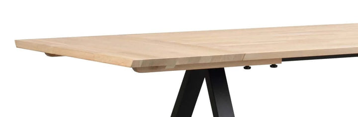 CARRADALE MATBORD A-BEN VITPIGMENTERAD/SVART 220 - Möbelhuset