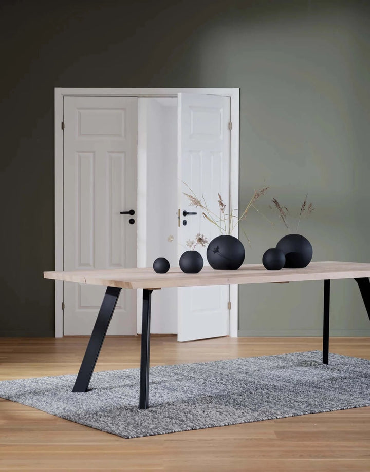 FRED MATBORD VITPIGMENTERAD/SVART 240 - Möbelhuset