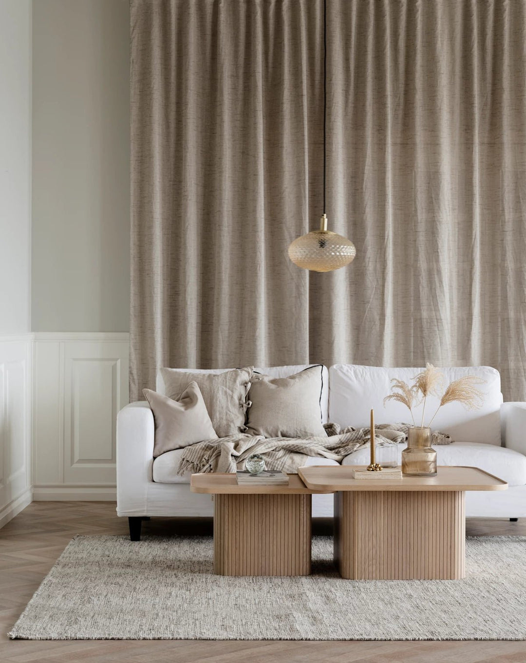 SULLIVAN SOFFBORD VITPIGMENTERAD 60X60 - Möbelhuset