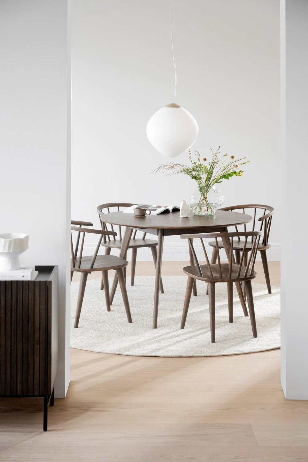 YUMI MATBORD RUND BRUN - Möbelhuset