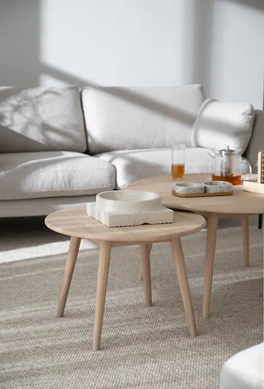 128026 b mb Tompkins coffee table square whitewash oak, 01.