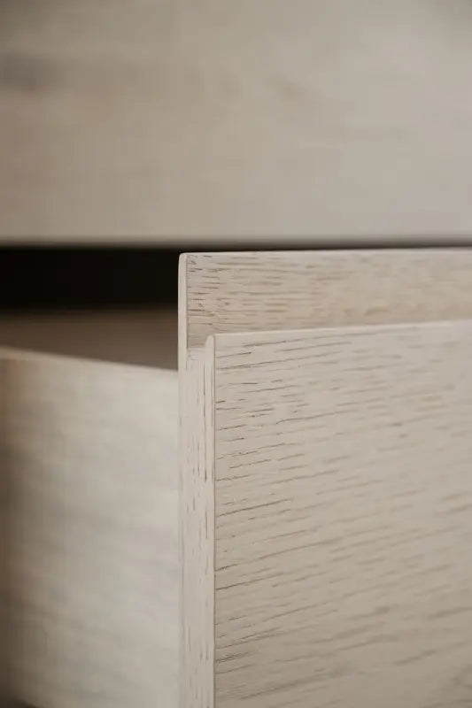 148112 b mb Melstone chest ww 04.