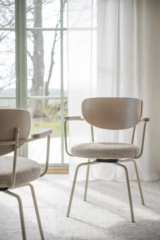 128310 b mb Merrick chair dark beige ww 01.