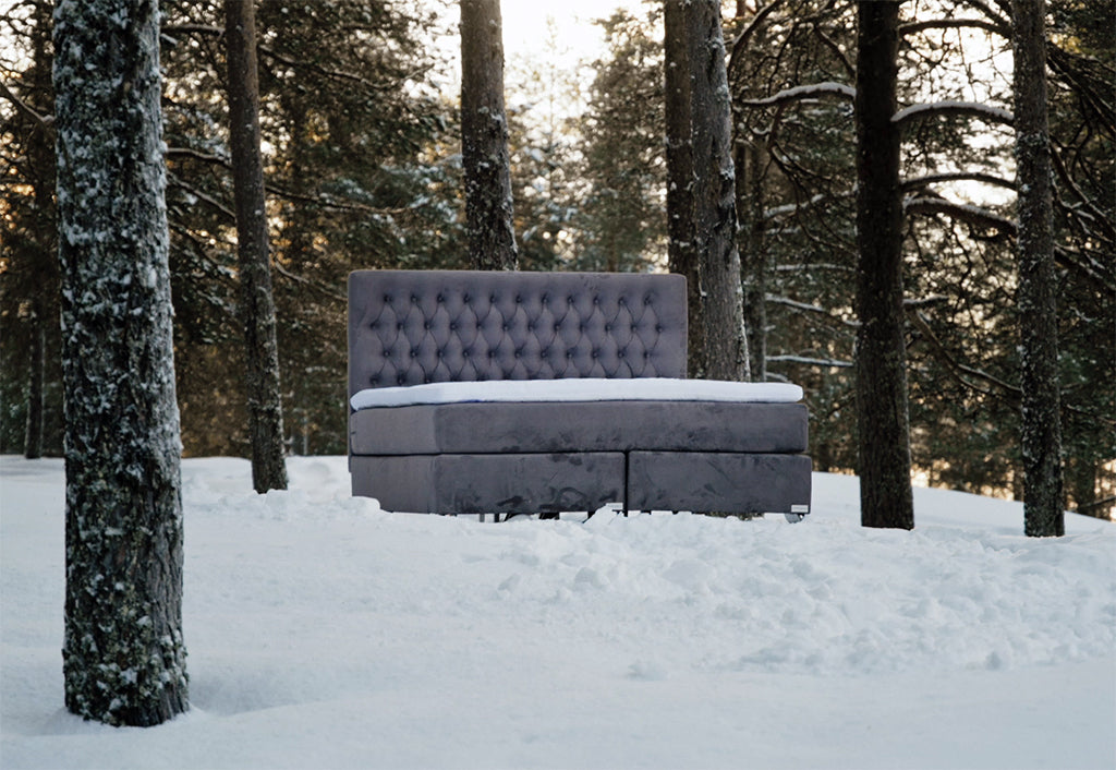 Comfort premium kontinentalsäng stående i vintermiljö | Möbelhuset